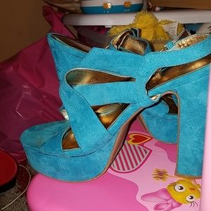 Turquoise shoe